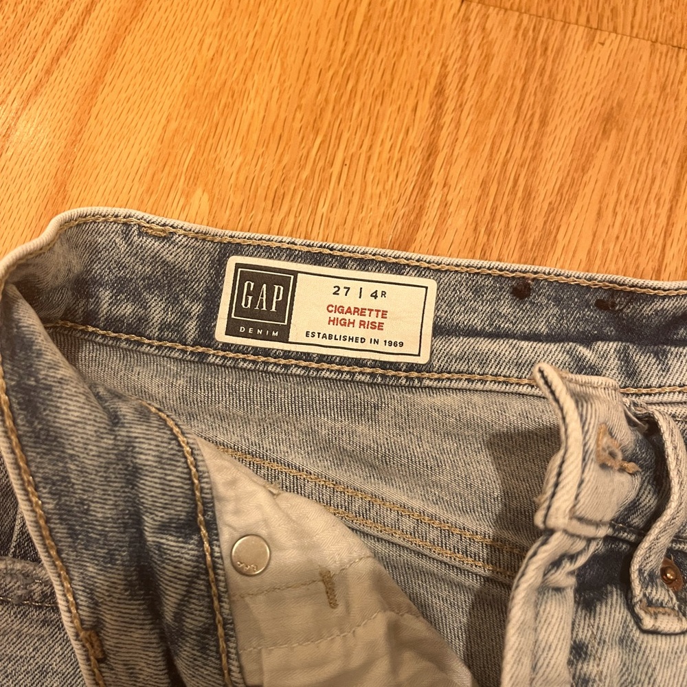 GAP Cigarette High Rise Jeans Size 27, 4R